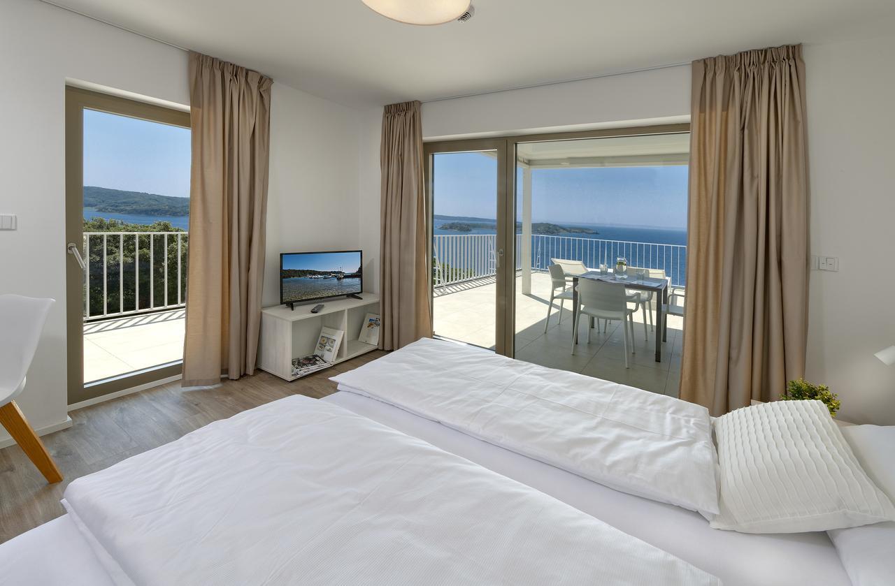 Zlatni Zalaz,apartments,supetarska Draga *